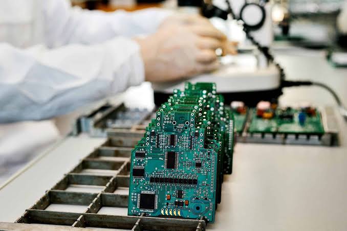 PCB Fabrication Layout and Component Assembly Process